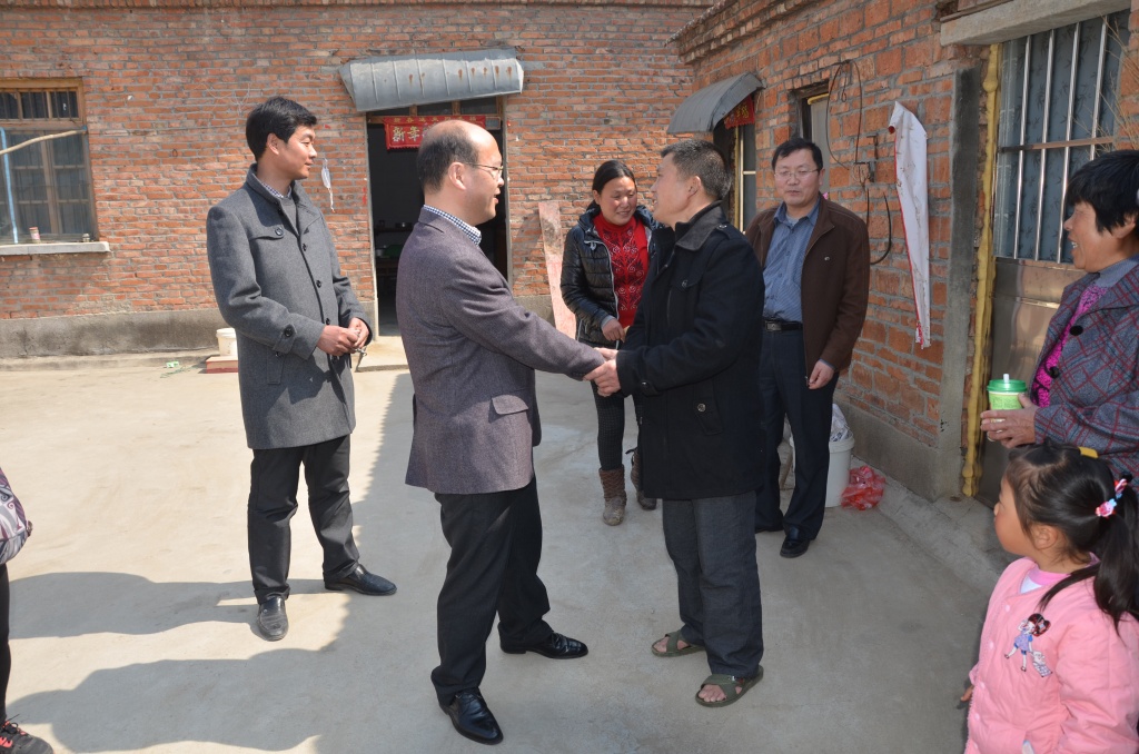 市交通投資公司“四個一”結(jié)對幫扶在行動(圖文)